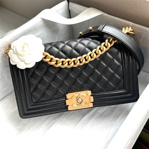 chanel boy ราคา ม อสอง